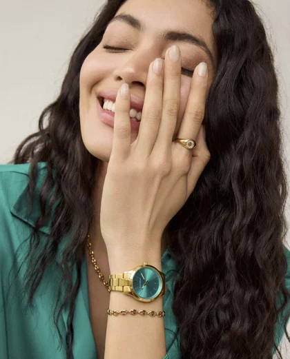 Reloj de mujer Grand con caja y brazalete de acero Ip dorado