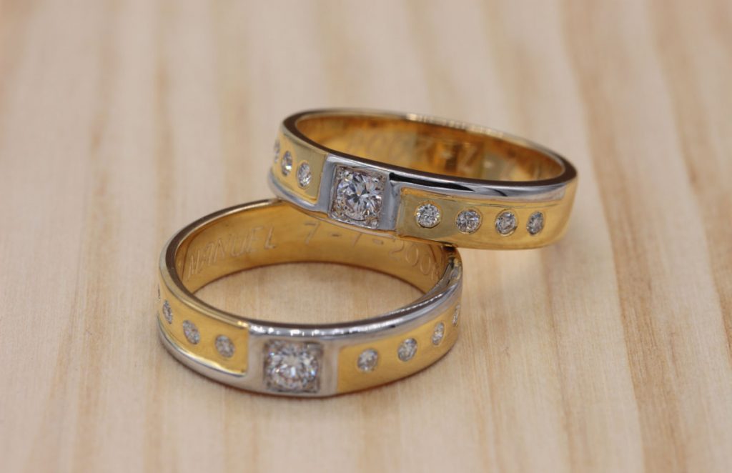 "TRADITION" Alianza Oro 18K con diamantes engastados. Handmade - Imagen 2