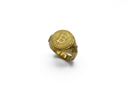 "BITCOIN" sello macizo Oro 18K . Handmade